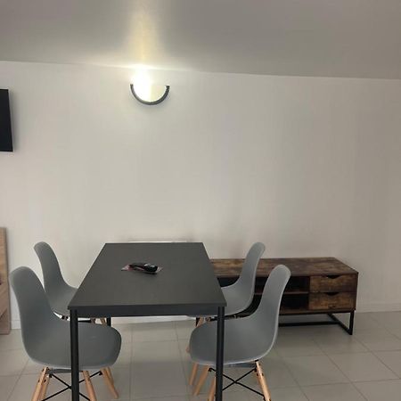 Chaudari Guest House Palaiseau Εξωτερικό φωτογραφία